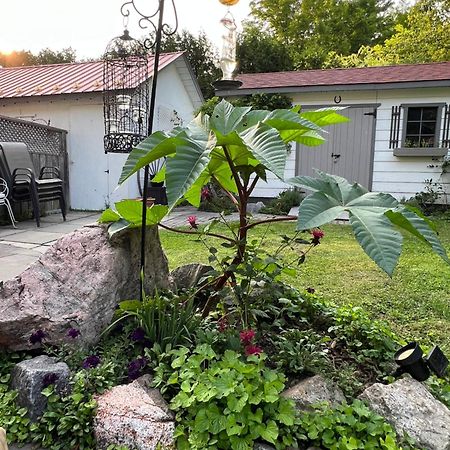 Les Trois Erables Boutique Inn Wakefield Bagian luar foto