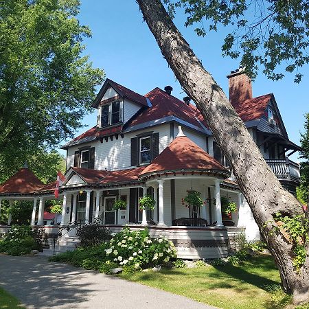 Les Trois Erables Boutique Inn Wakefield Bagian luar foto