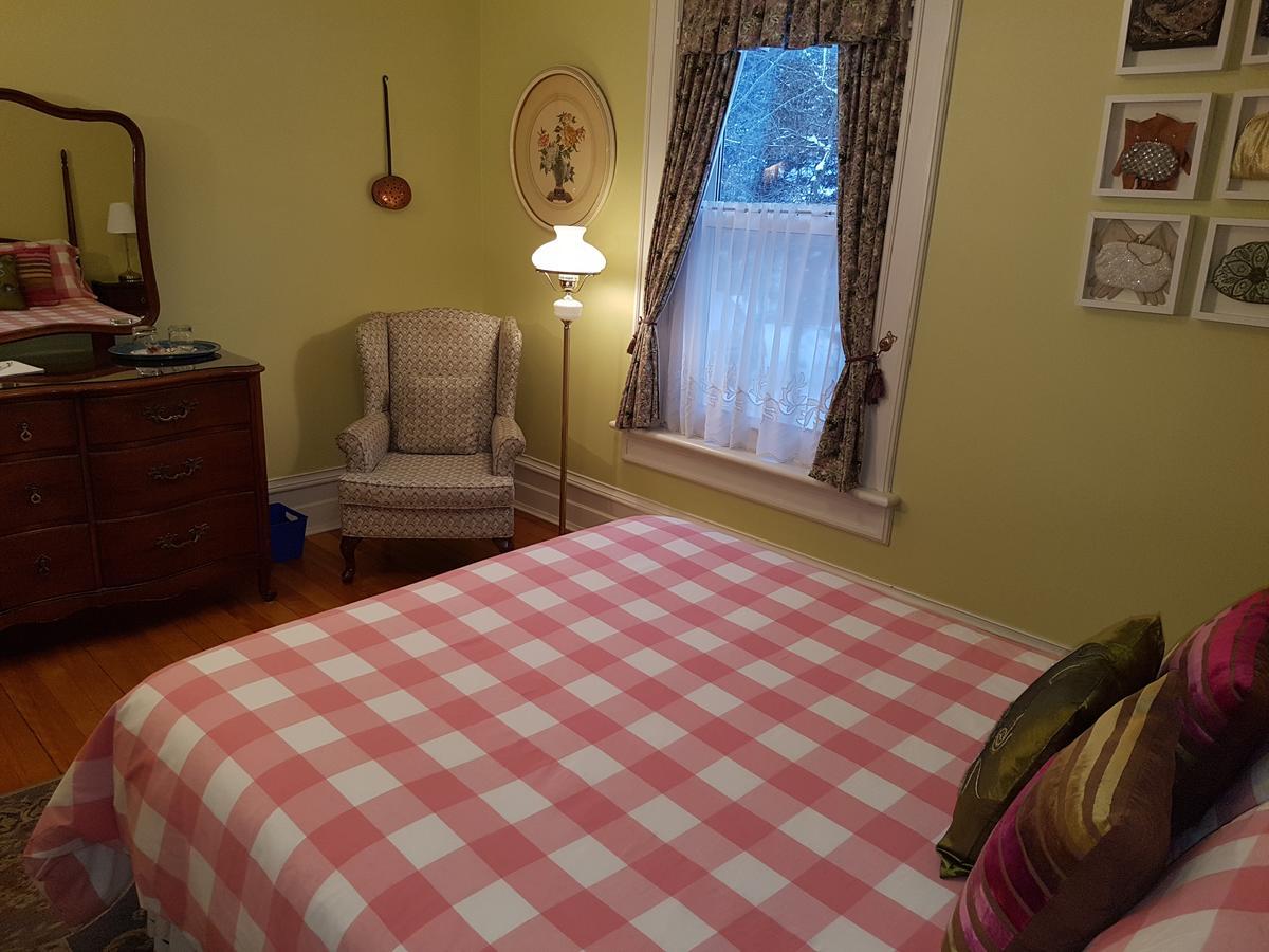 Les Trois Erables Boutique Inn Wakefield Bagian luar foto