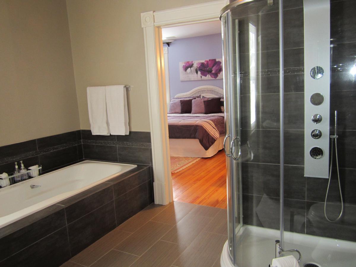 Les Trois Erables Boutique Inn Wakefield Bagian luar foto