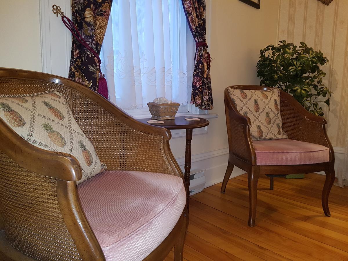 Les Trois Erables Boutique Inn Wakefield Bagian luar foto