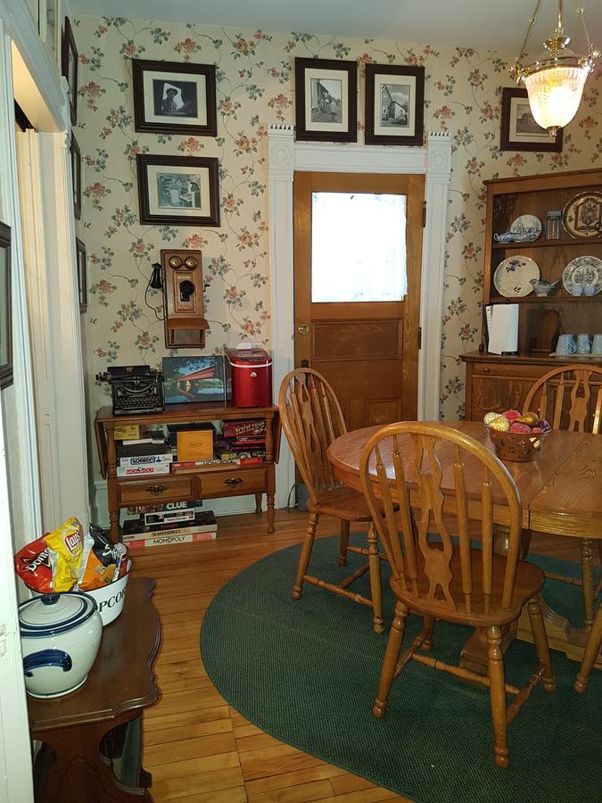 Les Trois Erables Boutique Inn Wakefield Bagian luar foto